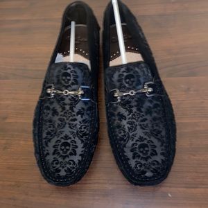 Mens 10.5 dinner shoes. Never worn and in the box